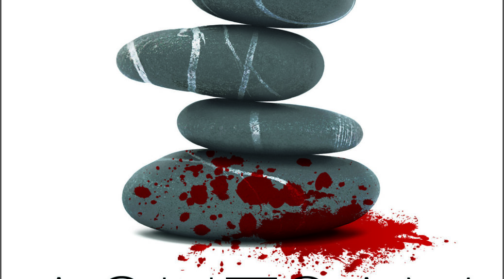 Ein Buchcover. Vor weißem Hintergrund sind mehrere flache, graue Steine übereinandergestapelt. Am unteren Stein ist Blut, auf dem obersten ein kleines Kreuz. Darüber steht der Verlag (Heyne), der Autor (Karsen Dusse) und "Spiegel Bestseller Platz 1".Darunter steht Achtsam Morden. Roman.